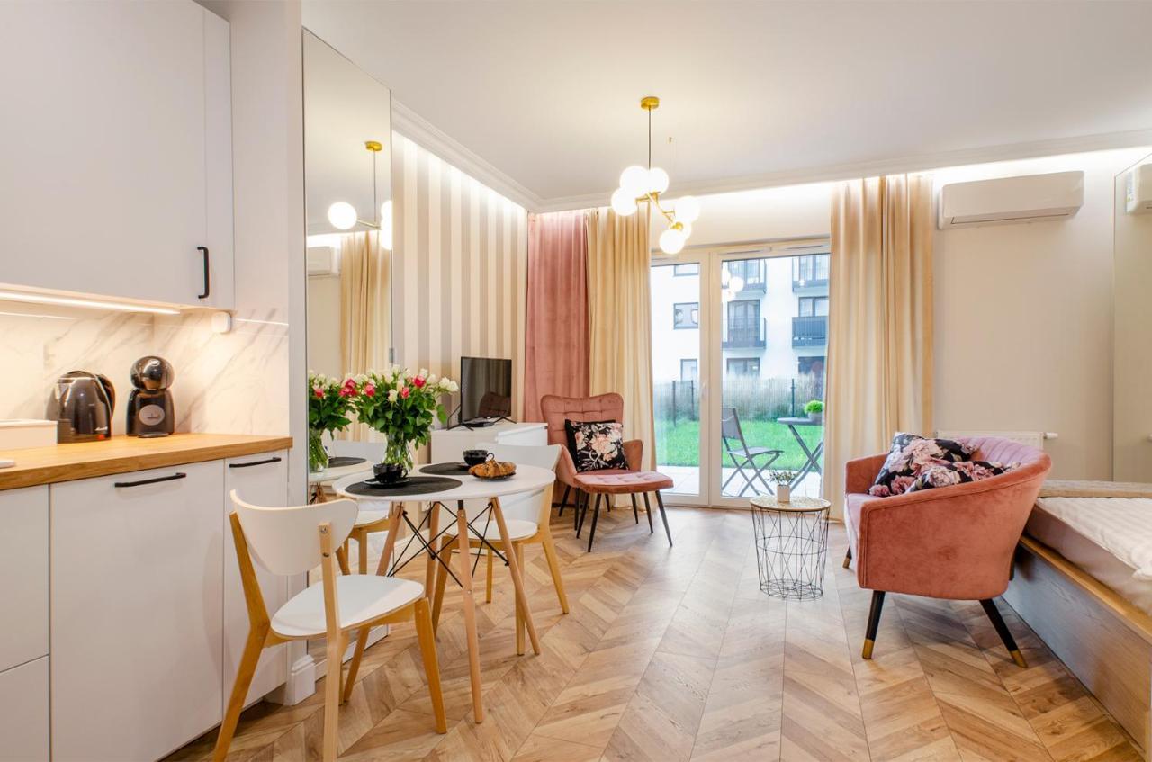 Sky Home- Rose Apartament -Manufaktura, Bezplatny Parking, Klima, Dostep Na Kod Lodz  Ngoại thất bức ảnh